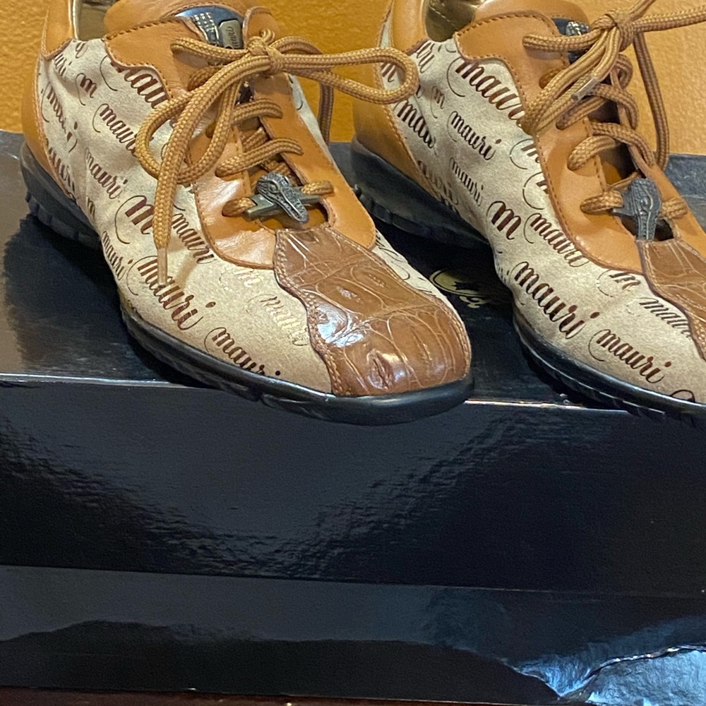Women Mauri Sneakers